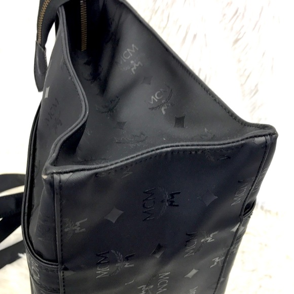 MCM  OVERSIZE TOTE SHOULDER BAG NYLON MONOGRAM BLACK - Picture 5 of 16